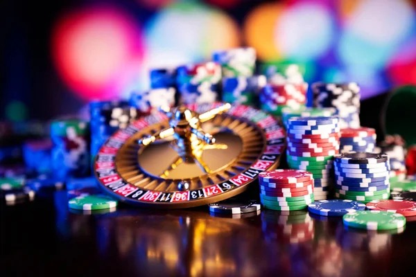 Live dealer baccarat table on mpl77 multi-camera feed